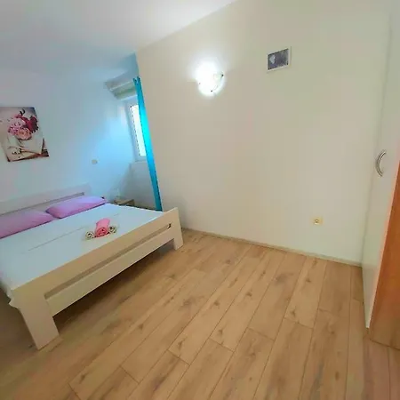 La Meri Apartment *