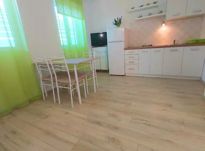 Apartment La Meri Cunski