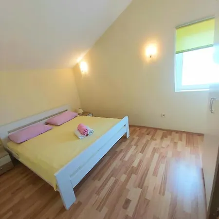 La Meri Apartman Čunski